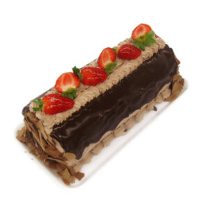 Rocambole de musse trufado e morango